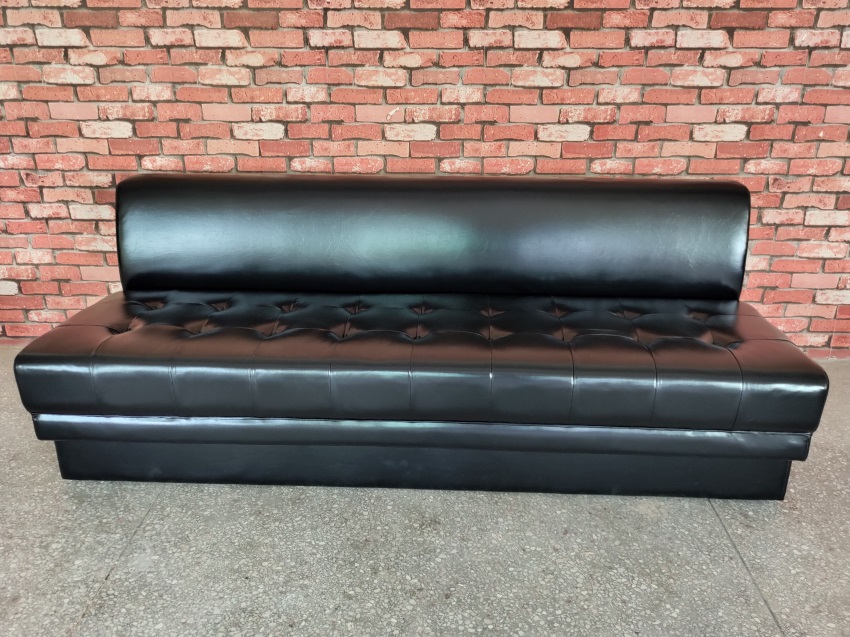 nightclub seating