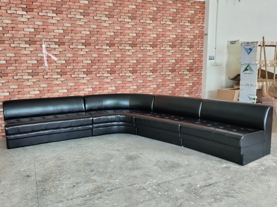High-End Black Leather Curved KTV Sofa – Stylish, Comfortable Seating for Luxury Venues