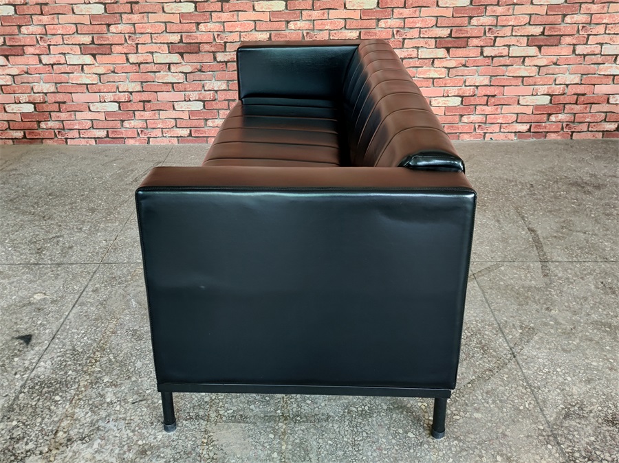 Comfortable lounge sofa for bars