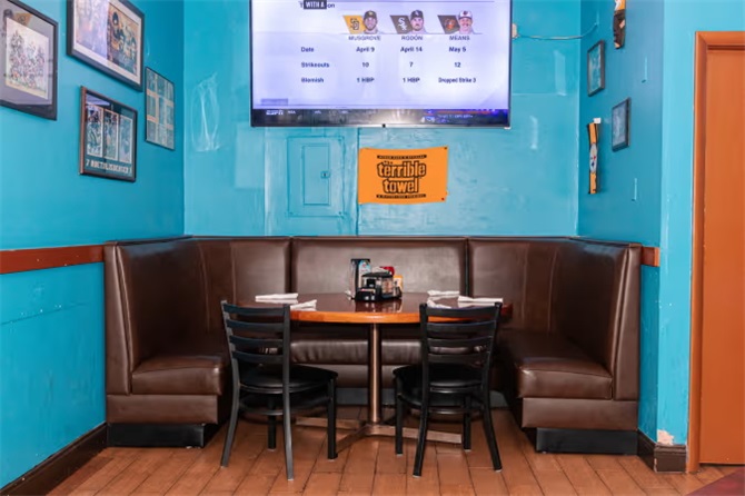 restaurant corner booth