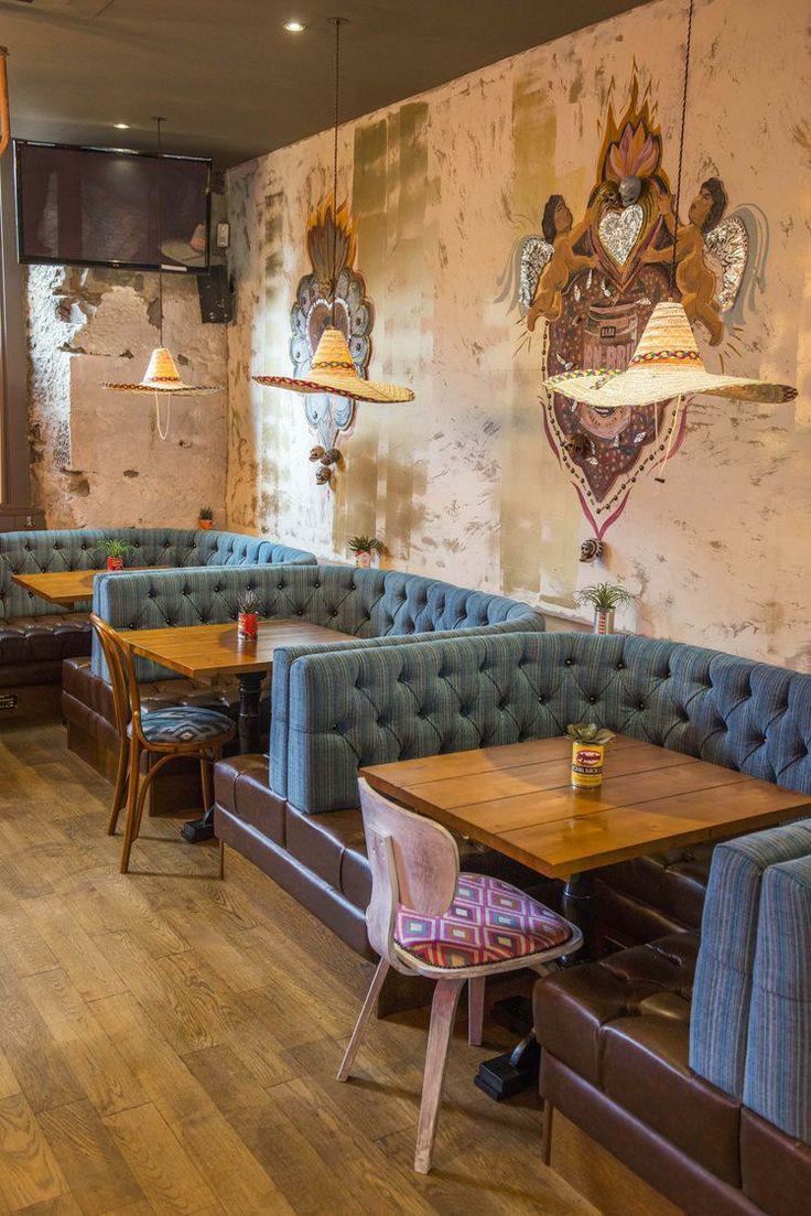 curved bench seating