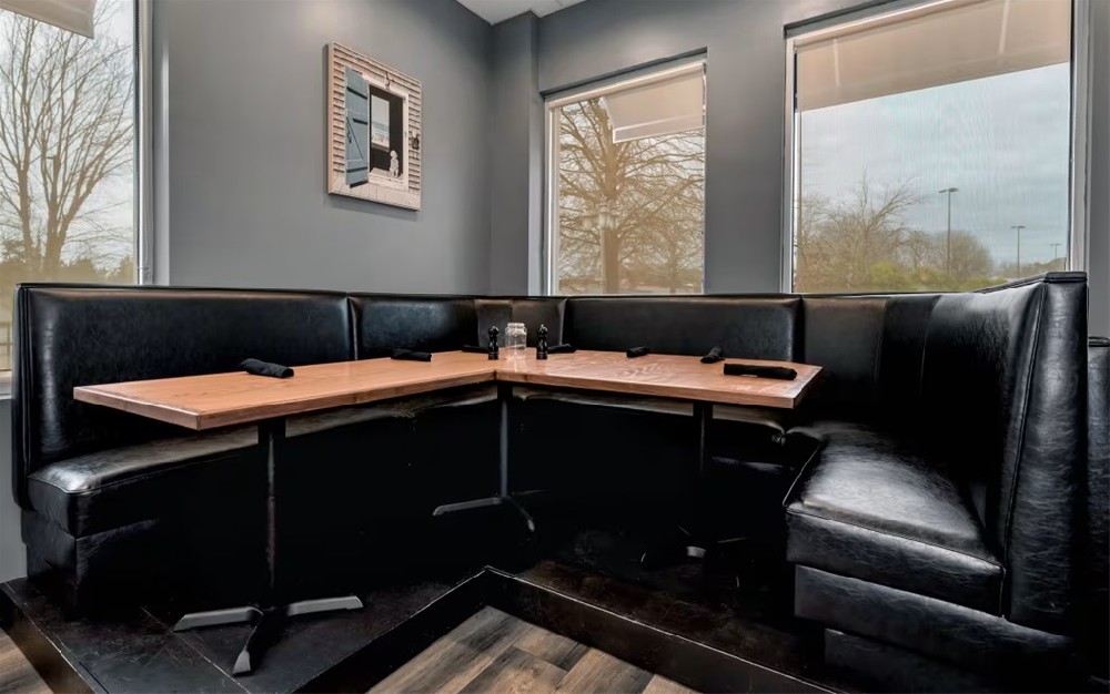 Restaurant Corner Banquette