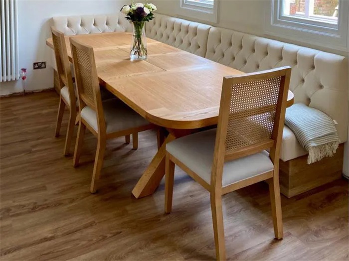 L-Shaped Booths