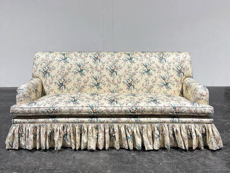 Elegant Floral Patterned Restaurant Booth Sofa with Pleated Skirt
