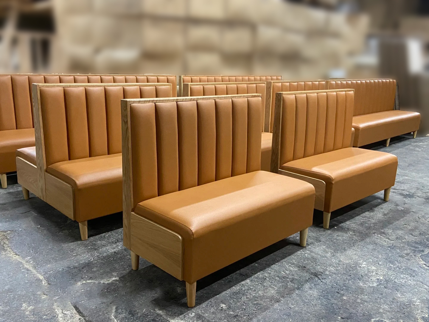 Leather Booth Seating for BBQ Restaurants with Solid Wood Frame