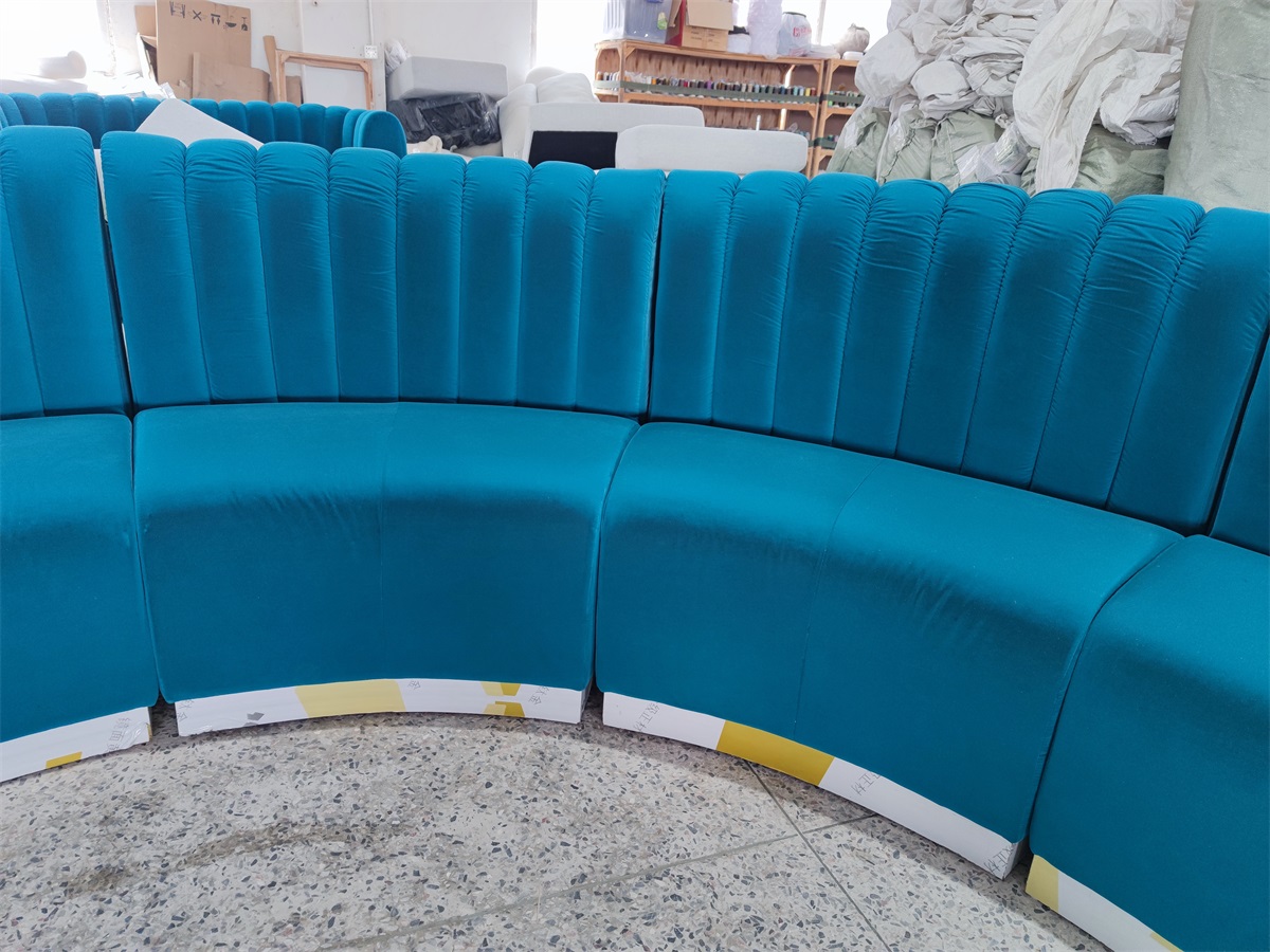 Luxurious velvet banquette with ergonomic backrest for hotels